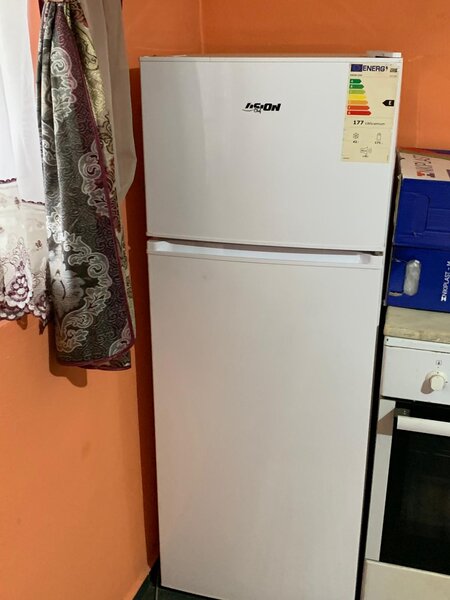 Frigider spre vanzare.